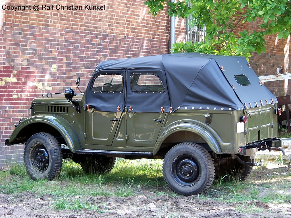 GAZ-69 A (GAZ-69 AM) - K�belwagen (4-t�rig), Gel�ndewagen, Allrad, Kommandowagen, Sowjetarmee, CA, lief auch bei der NVA - fotografiert am 23.05.2009 beim Milit�rfahrzeug-Treffen, St. Barbara Halle, Altes Lager/J�terbog im Land Brandenburg - Copyright @ Ralf Christian Kunkel 