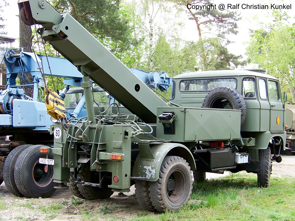 IFA W 50 LA/AB - Abschleppfahrzeug, Allrad, NVA - fotografiert zum Milit�rfahrzeug-Treffen bei der St. Barbara Halle, Altes Lager/ J�terbog im Land Brandeburg am 03.05.2008 - Copyright @ Ralf Christian Kunkel 