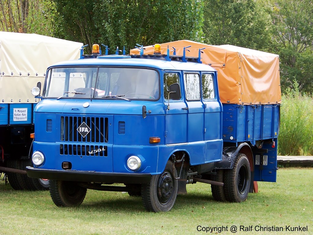 IFA W 50 L/BTP Bautruppfahrzeug Post mit langem Fahrerhaus und kurzer Pritsche - fotografiert am 05.09.2009 zum Ostmobil Meeting Magdeburg (OMMMA 2009) im Elbauenpark/ Magdeburg - Copyright @ Ralf Christian Kunkel 