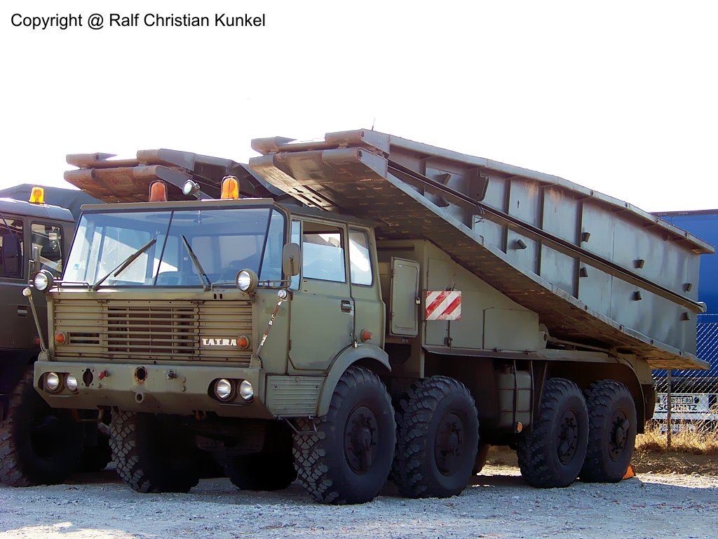 Tatra 813 8x8 PM-55 - Br�ckenlegeeinheit, Allrad, hochgel�ndeg�ngig, NVA - fotografiert zum 6. Tatra-Treffen Seehausen am 19.09.2009 - Copyright @ Ralf Christian Kunkel