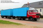 IFA W 50 L/MK Möbelkofferzug - Hersteller (Fahrgestell): VEB IFA-Automobilwerk Ludwigsfelde , DDR - fotografiert zum Oldtimer-Treffen am Nutzfahrzeugmuseum Hartmannsdorf am 01.05.2014 - Copyright