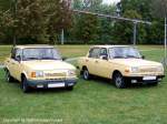sch�ner Limousinen-Vergleich - der 1988 bis 1991 gebaute Wartburg 1.3 (links) und sein Vorg�nger Wartburg 353 W hier schon mit neuer Front gebaut 1985 bis 1989, sehr sch�n auch die Original-Farbe - Hersteller beider Fahrzeuge: VEB IFA-Automobilwerk Eisenach, DDR - fotografiert am 06.09.2009 zur OMMMA (Ostmobil Meeting Magdeburg) - Copyright @ Ralf Christian Kunkel 
